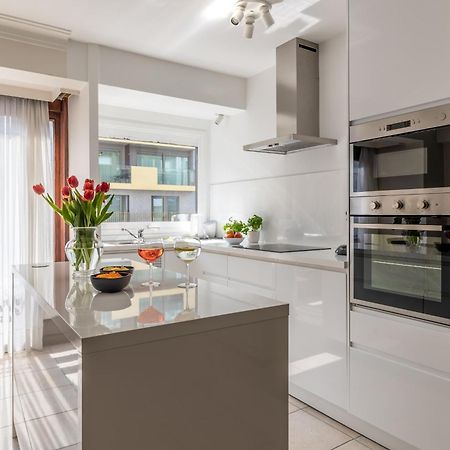 Weloveoostende - Newly Renovated Large Apartment 150M From The Beach - Including Bed Sheets And Final Clea-Ning Esterno foto