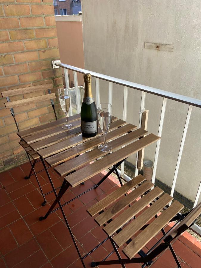 Weloveoostende - Newly Renovated Large Apartment 150M From The Beach - Including Bed Sheets And Final Clea-Ning Esterno foto