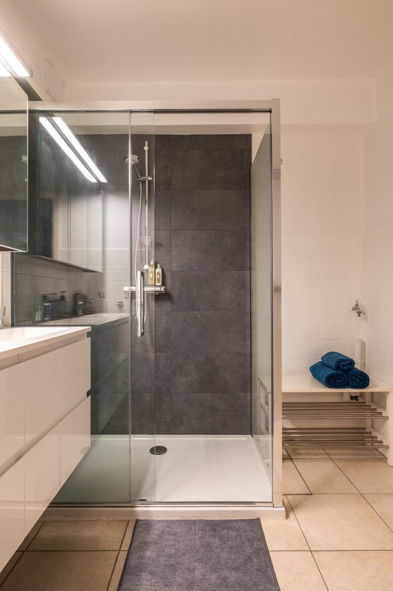 Weloveoostende - Newly Renovated Large Apartment 150M From The Beach - Including Bed Sheets And Final Clea-Ning Esterno foto